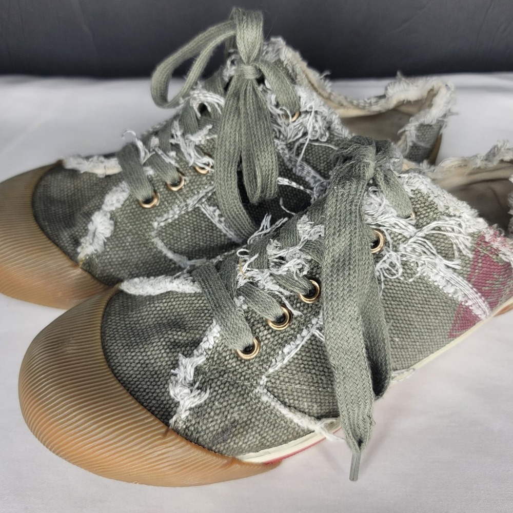 Steve Madden Women's Size 8 Patchwork Destructed Sneakers